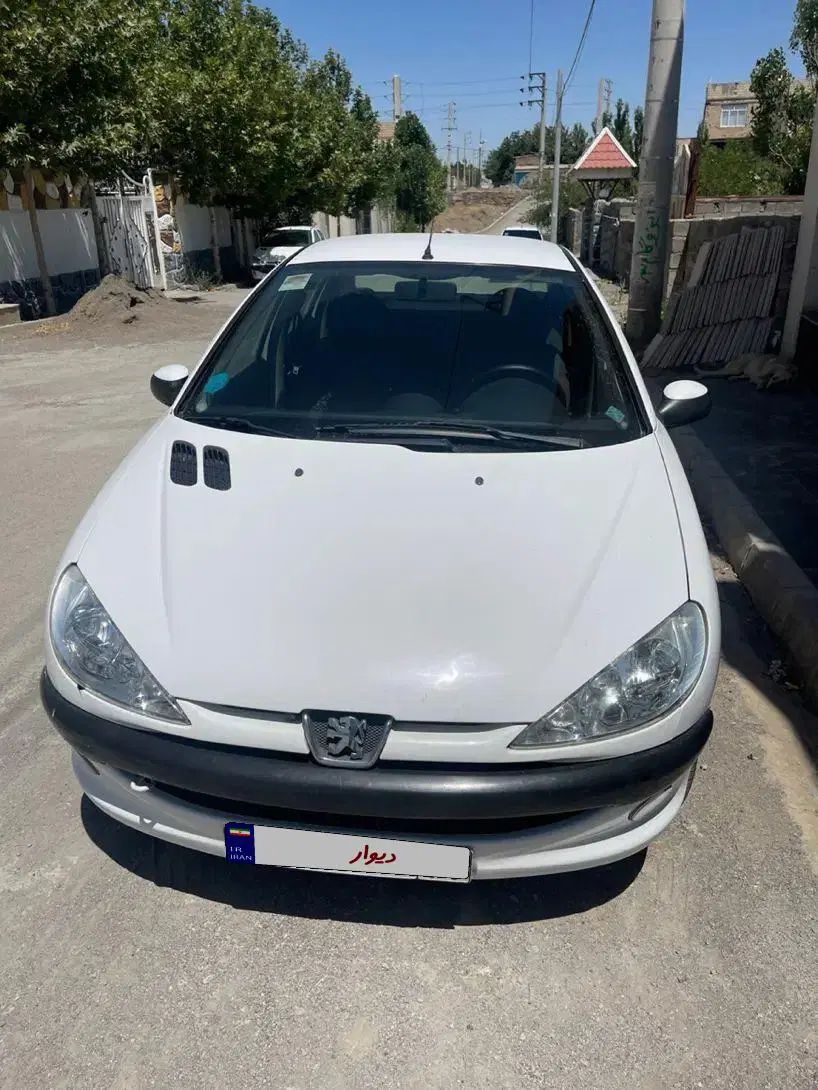 پژو ۲۰۶ صندوق دار v8 - 1393