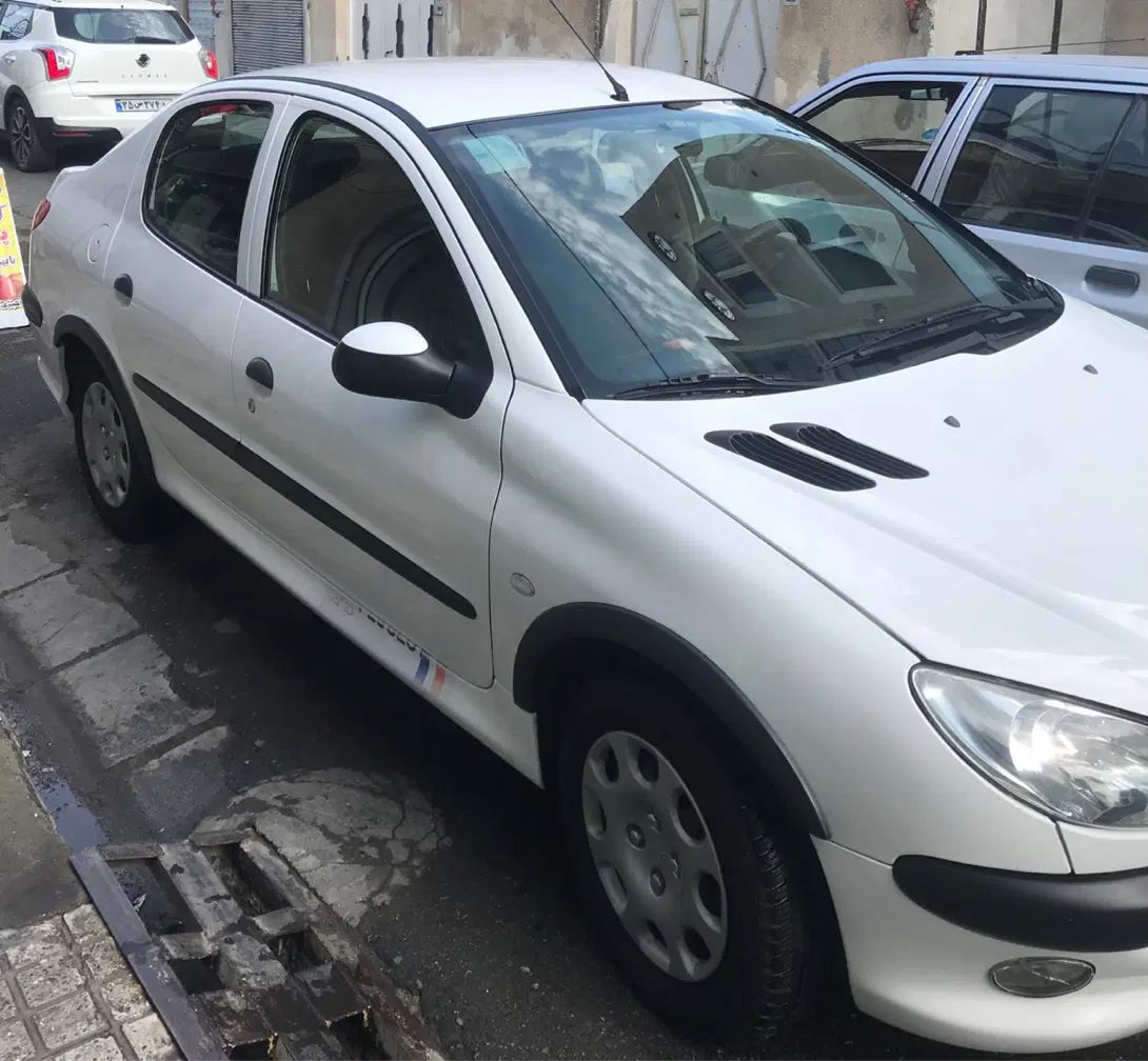 پژو ۲۰۶ صندوق دار v8 - 1398