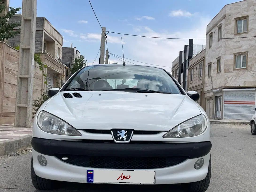 پژو ۲۰۶ صندوق دار v8 - 1394