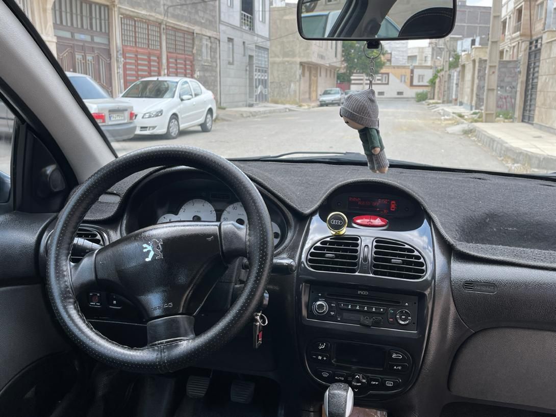 پژو ۲۰۶ صندوق دار v8 - 1394