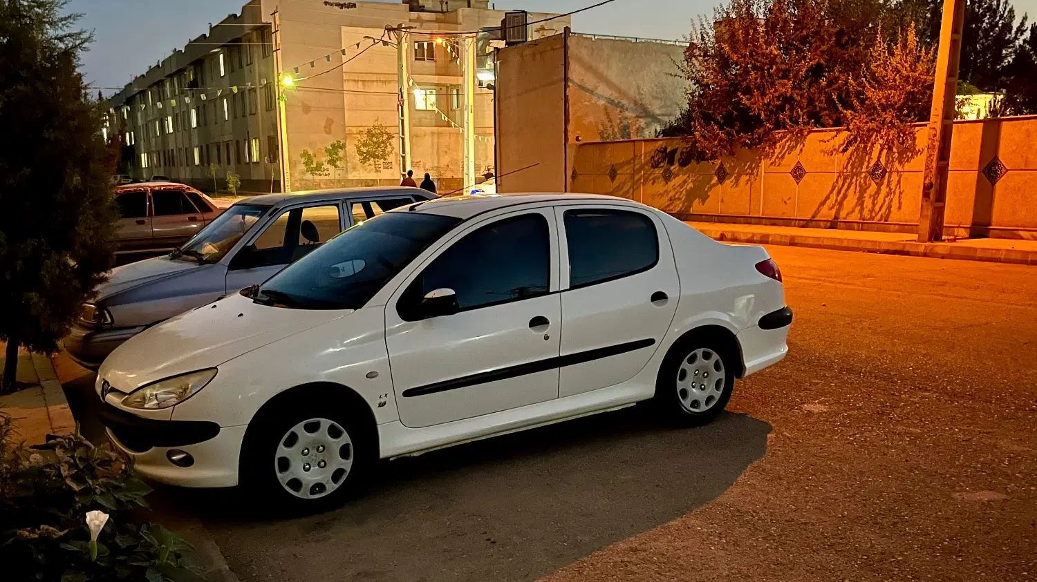 پژو ۲۰۶ صندوق دار v8 - 1393