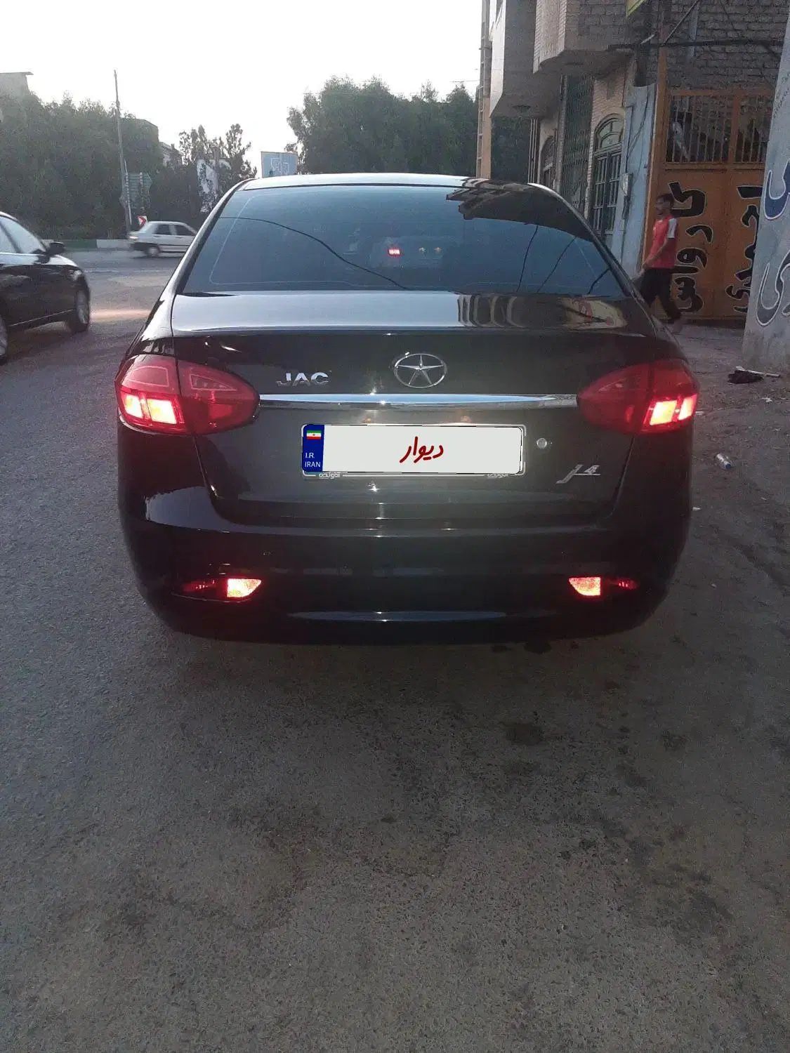 جک J4 اتوماتیک ساده - 1402