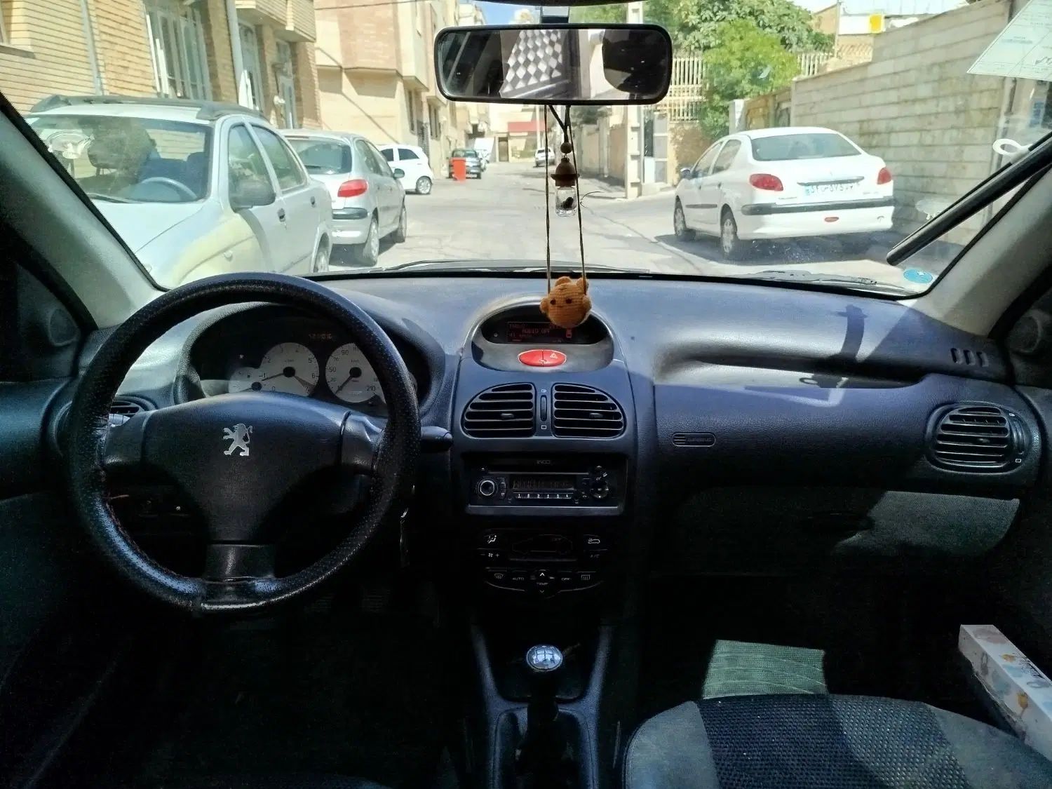پژو ۲۰۶ صندوق دار v8 - 1396