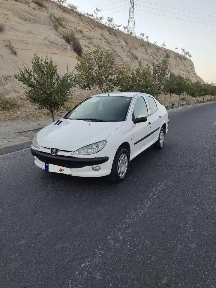 پژو ۲۰۶ صندوق دار v8 - 1390