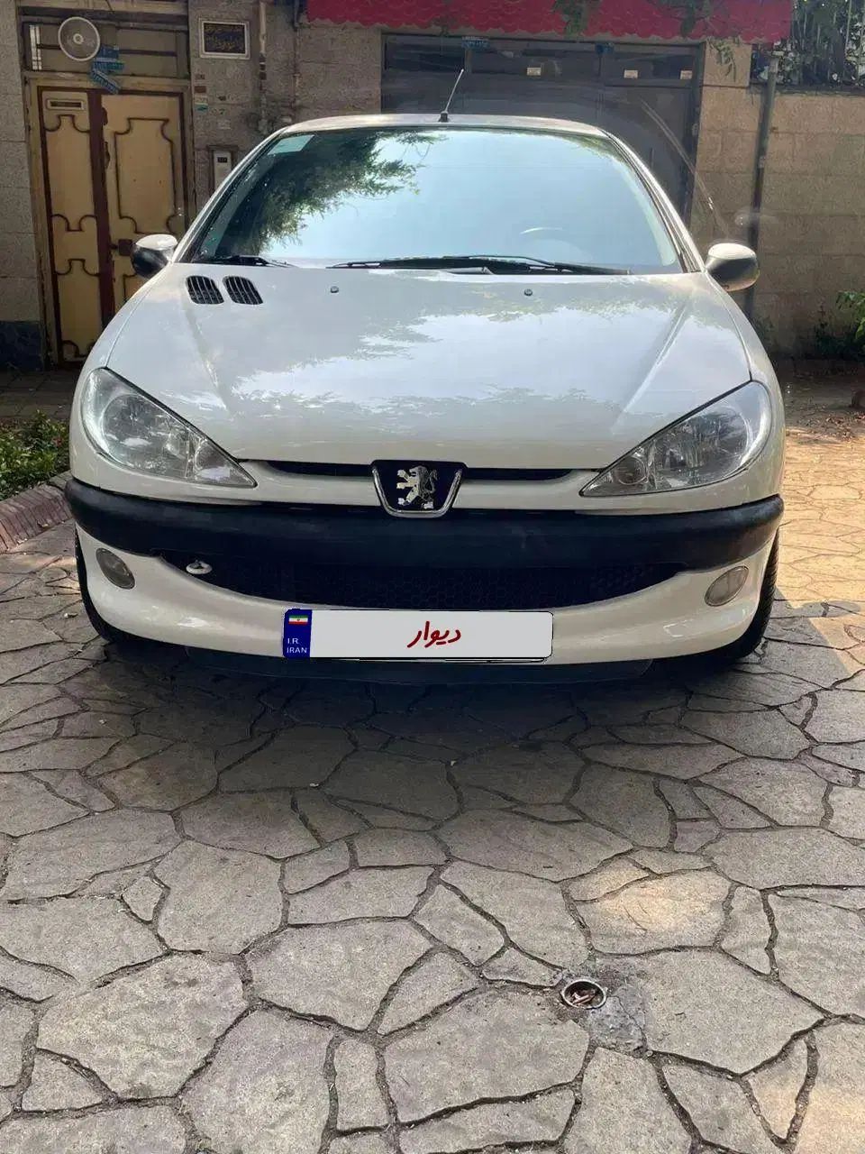 پژو ۲۰۶ صندوق دار v8 - 1396