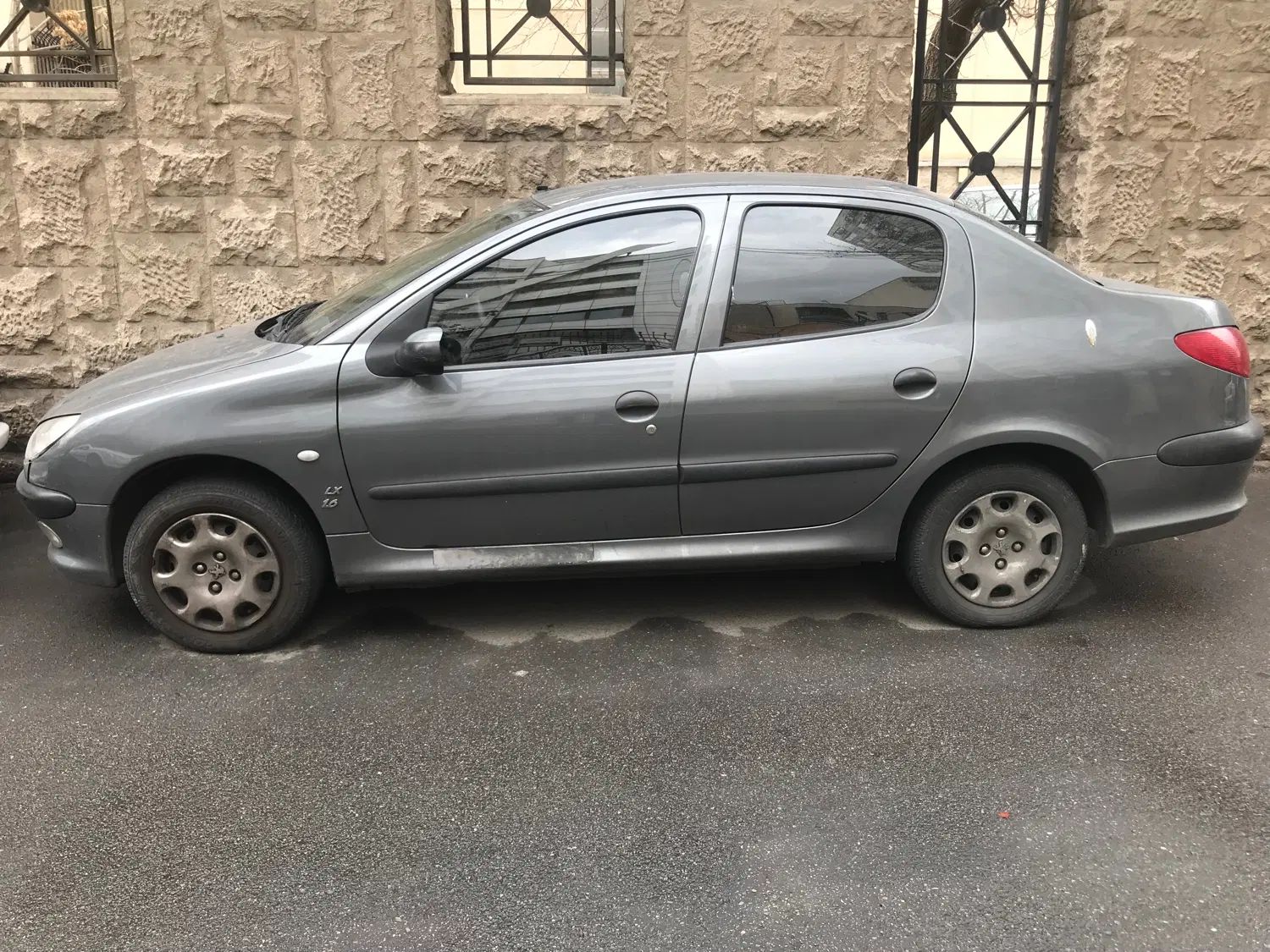 پژو ۲۰۶ صندوق دار v8 - 1398