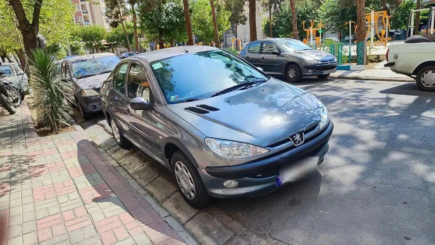 پژو ۲۰۶ صندوق دار v8 - 1392