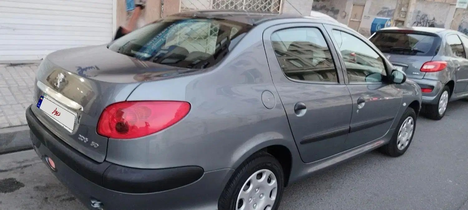 پژو ۲۰۶ صندوق دار v8 - 1395