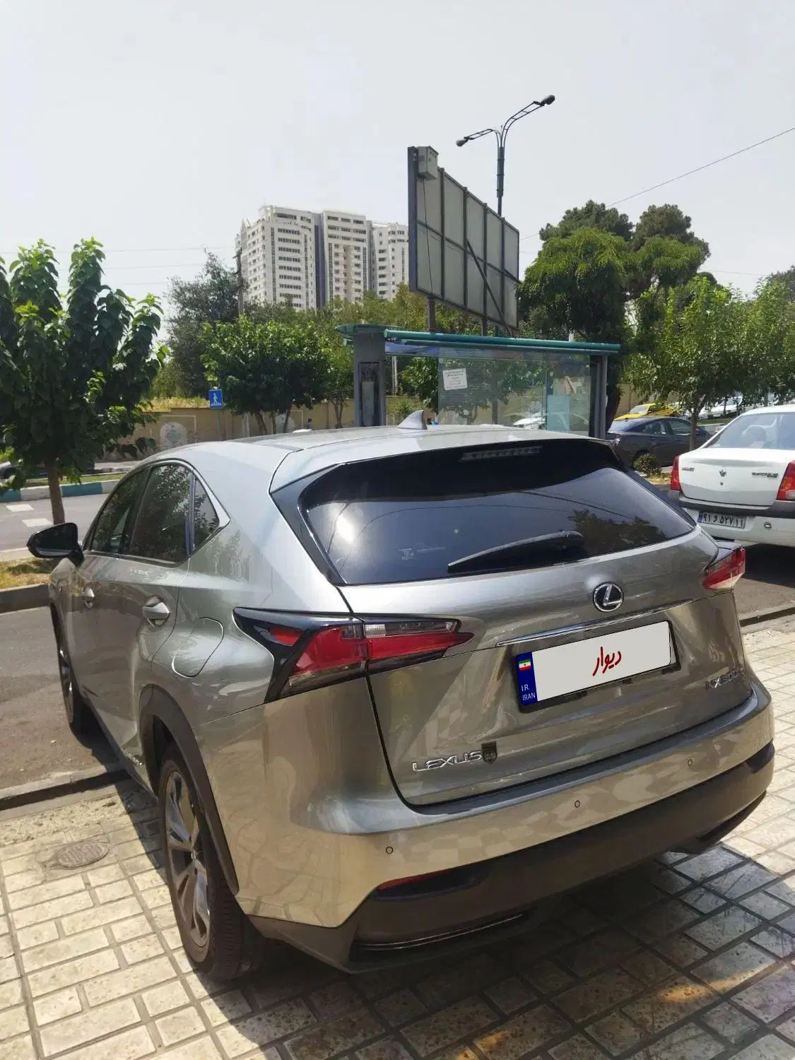 لکسوس NX هیبرید 300H - 2017