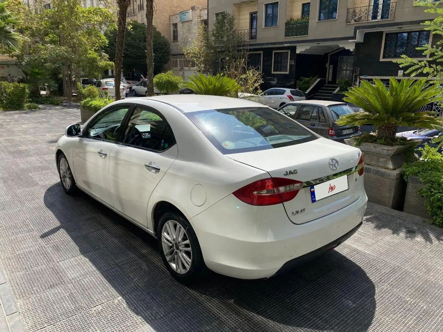 جک J5 اتوماتیک - 1394