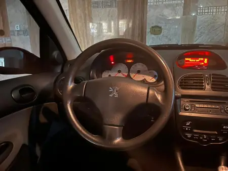 پژو ۲۰۶ صندوق دار v8 - 1394