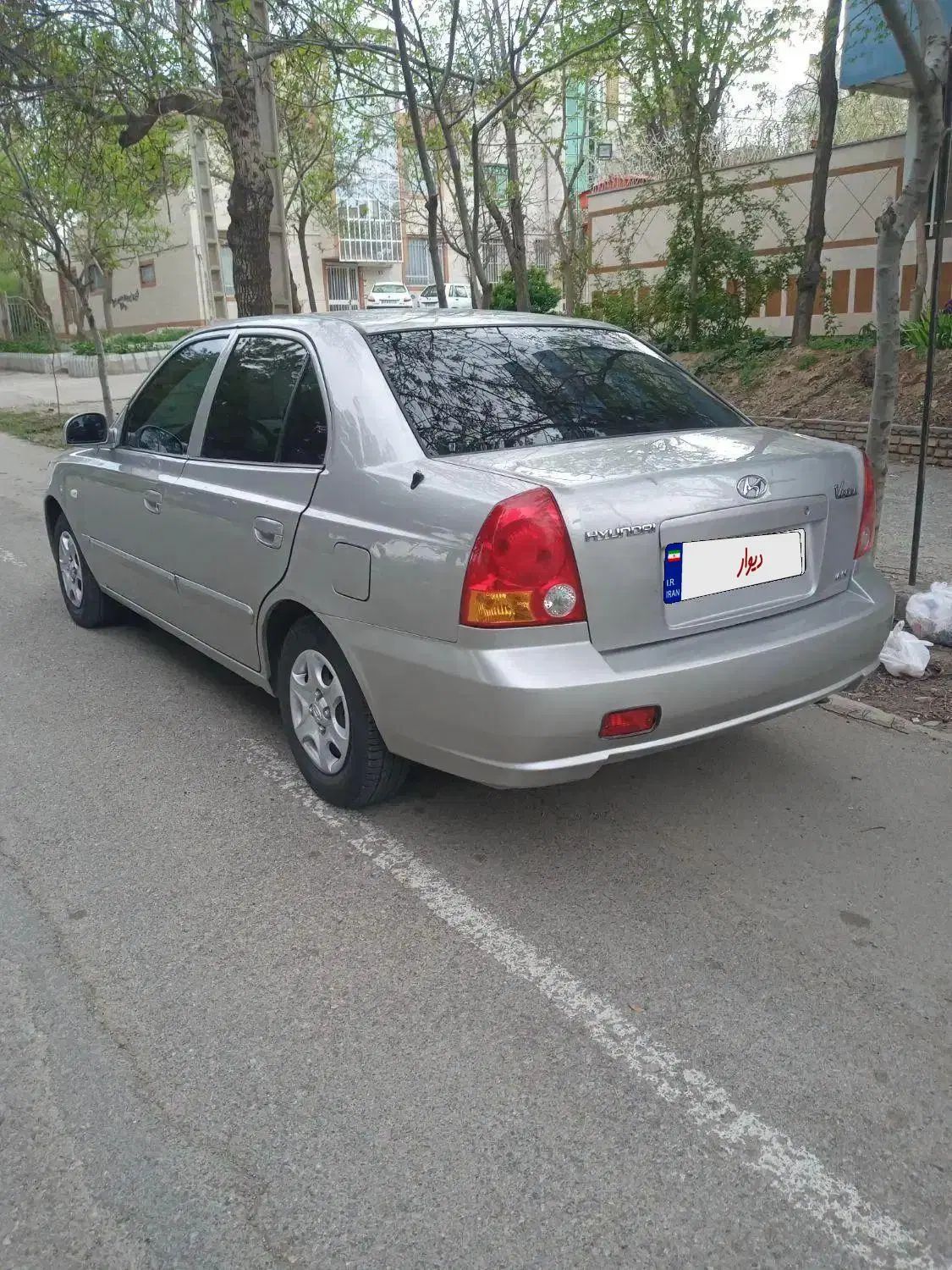 هیوندای ورنا دنده‌ ای - 1383
