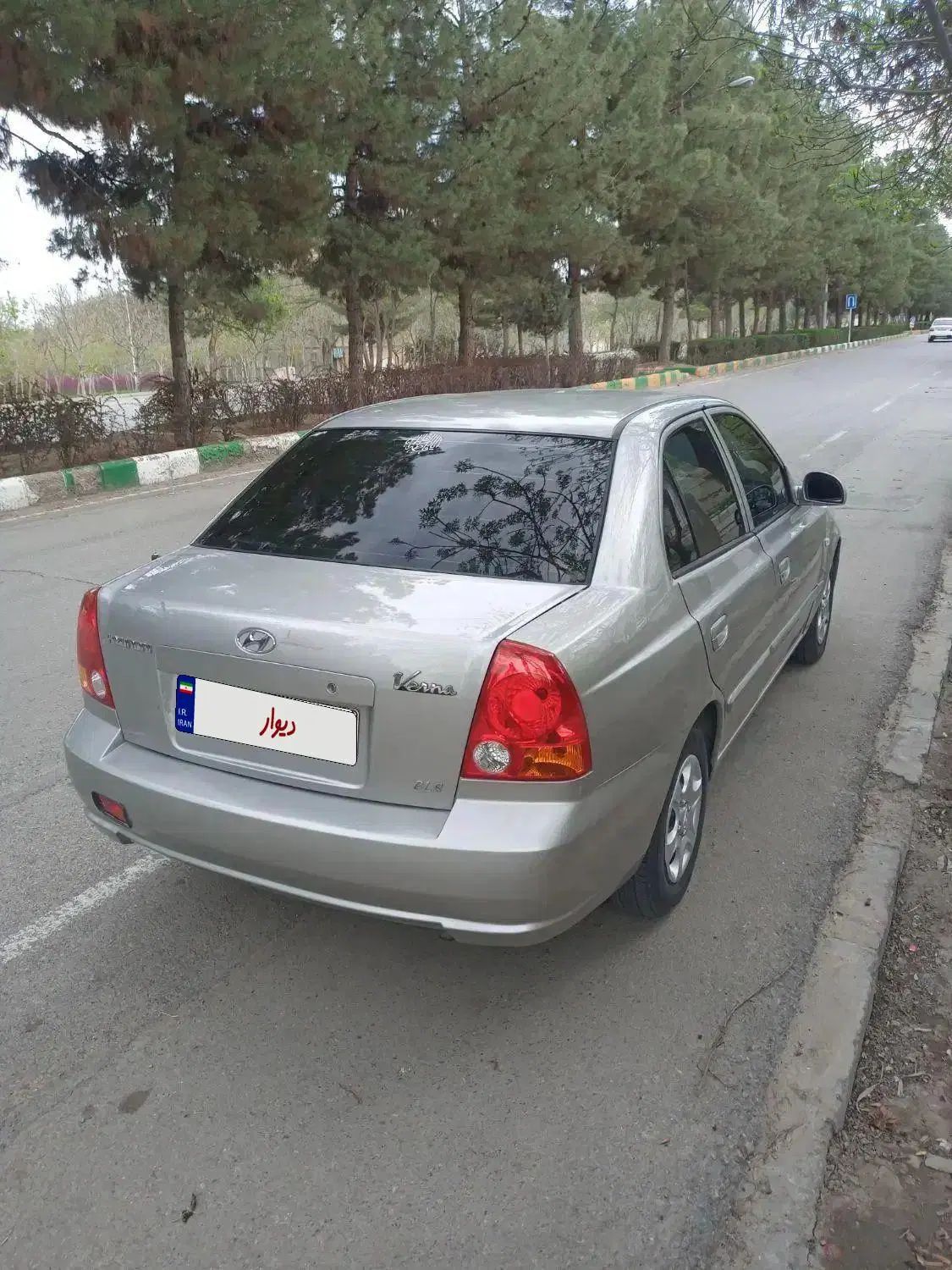 هیوندای ورنا دنده‌ ای - 1383