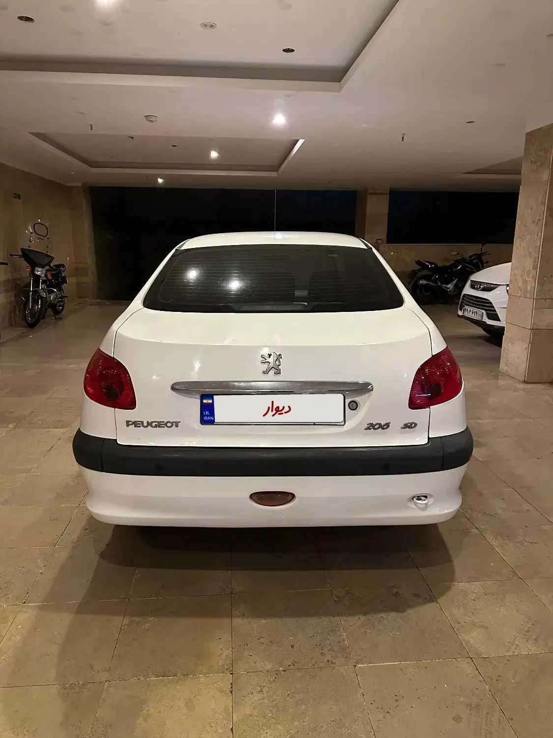 پژو ۲۰۶ صندوق دار v8 - 1393