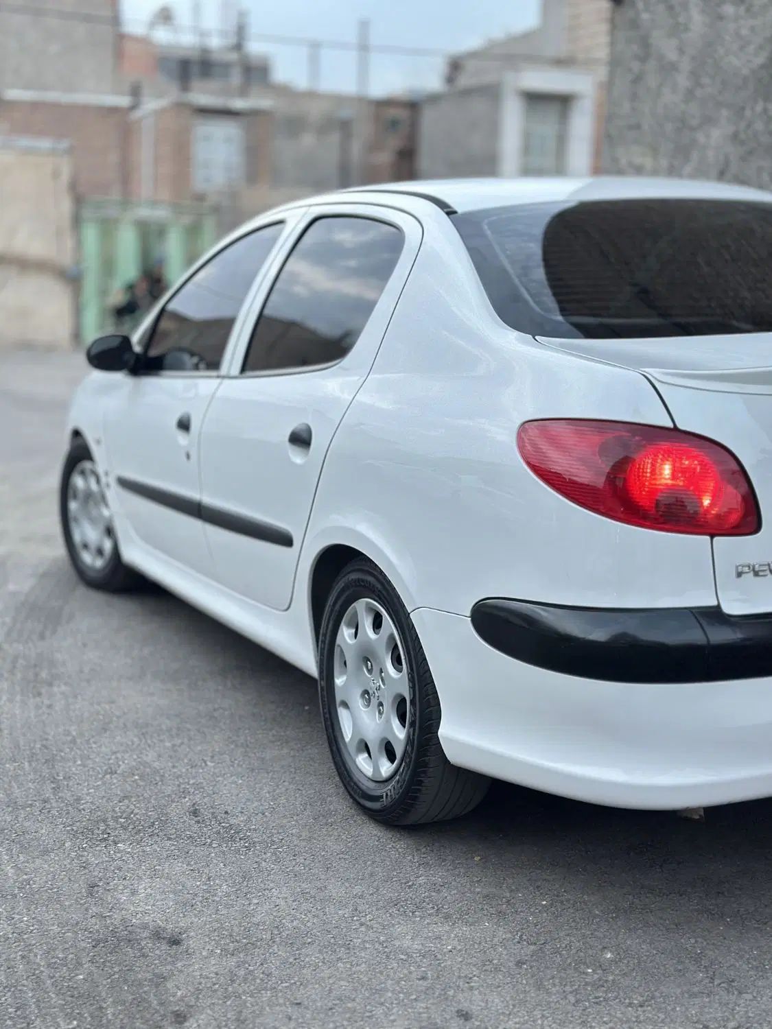 پژو ۲۰۶ صندوق دار v8 - 1394
