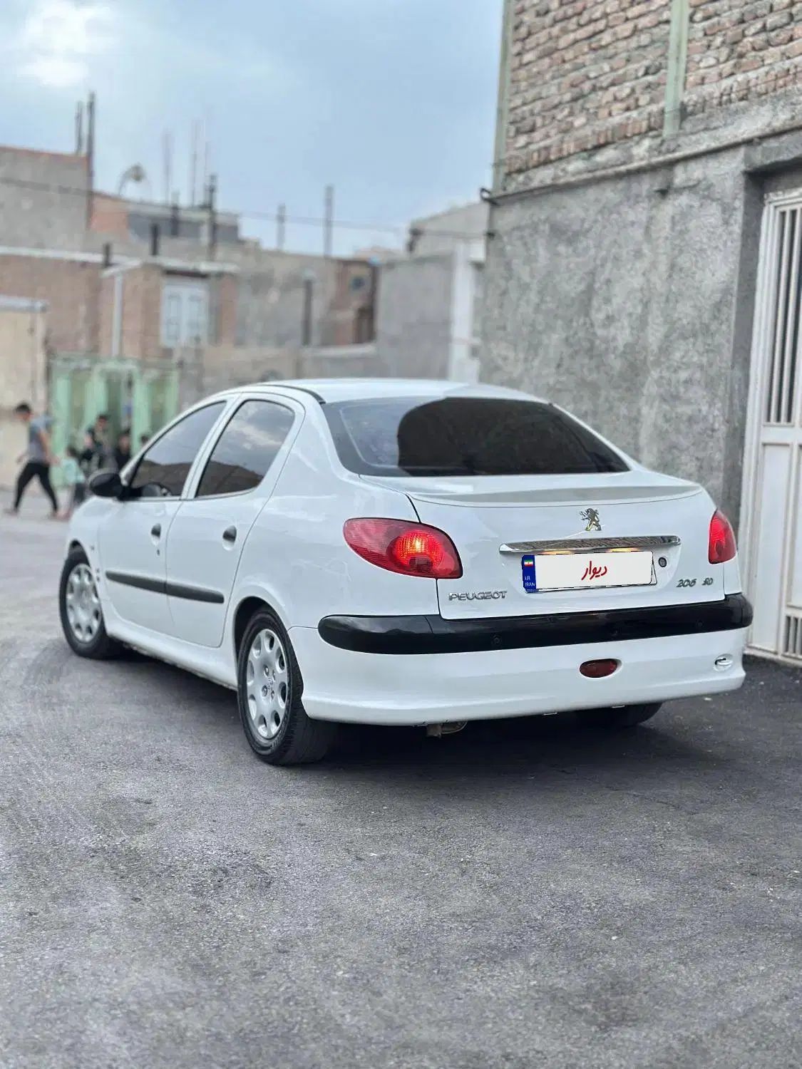 پژو ۲۰۶ صندوق دار v8 - 1394