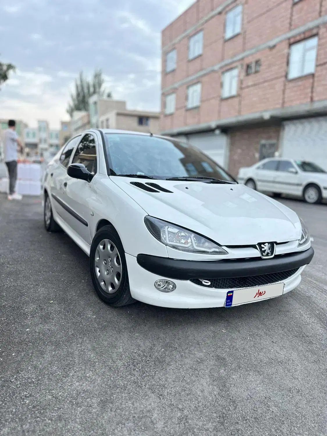 پژو ۲۰۶ صندوق دار v8 - 1394