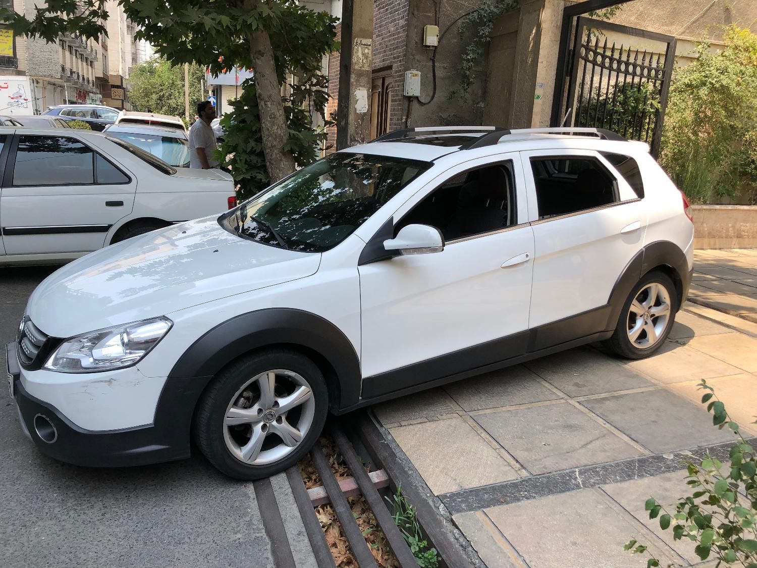 دانگ فنگ H30 کراس اتوماتیک - 1397