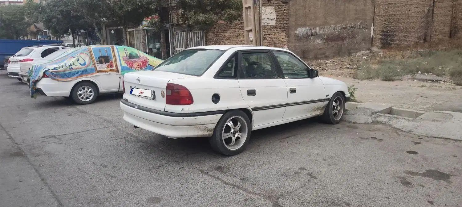 اپل آسترا 1400 شرکتی J - 1994