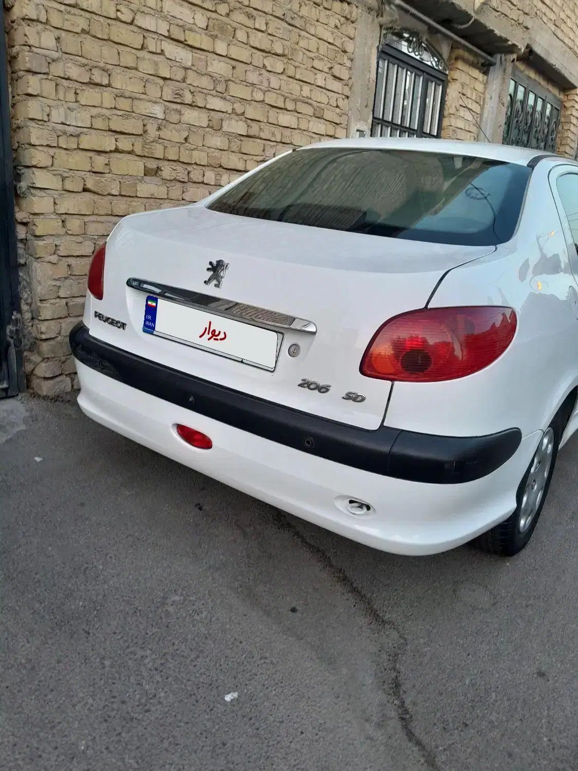 پژو ۲۰۶ صندوق دار v8 - 1395