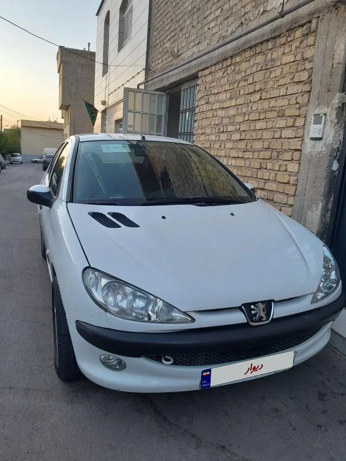 پژو ۲۰۶ صندوق دار v8 - 1395