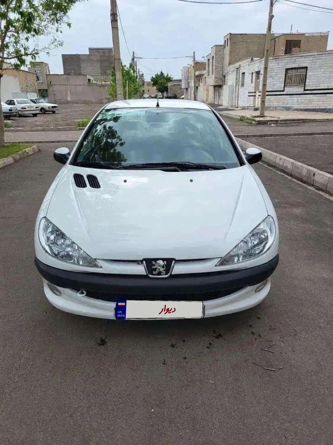 پژو ۲۰۶ صندوق دار v8 - 1393