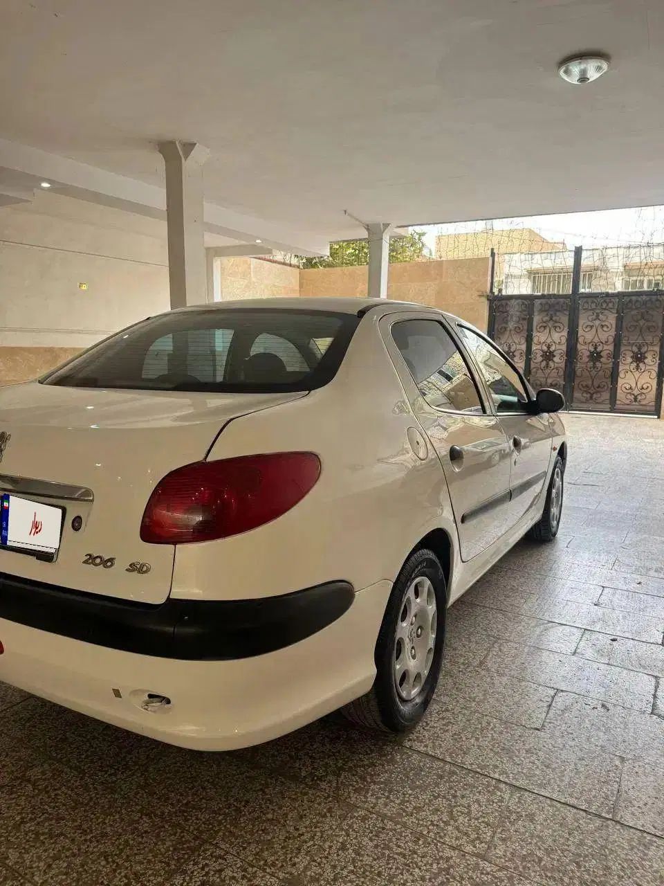 پژو ۲۰۶ صندوق دار v8 - 1396