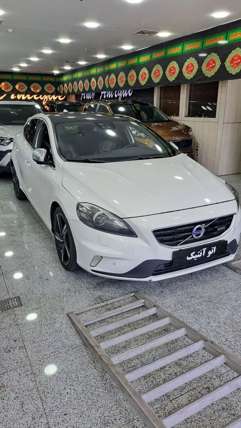 ولوو V40 R-DESIGN PLUS - 2014