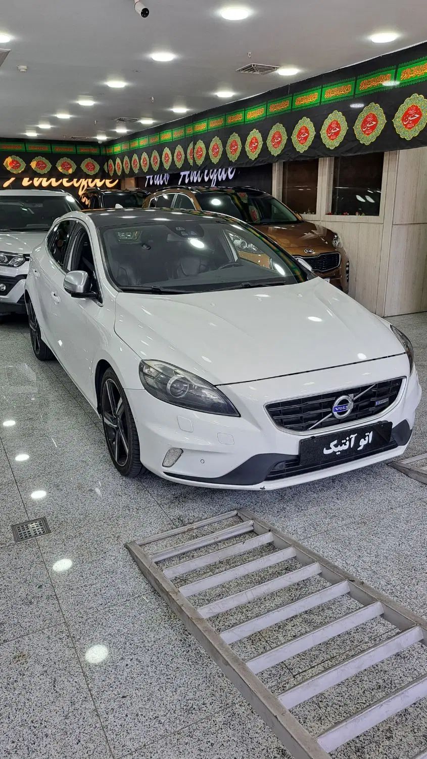 ولوو V40 R-DESIGN PLUS - 2014