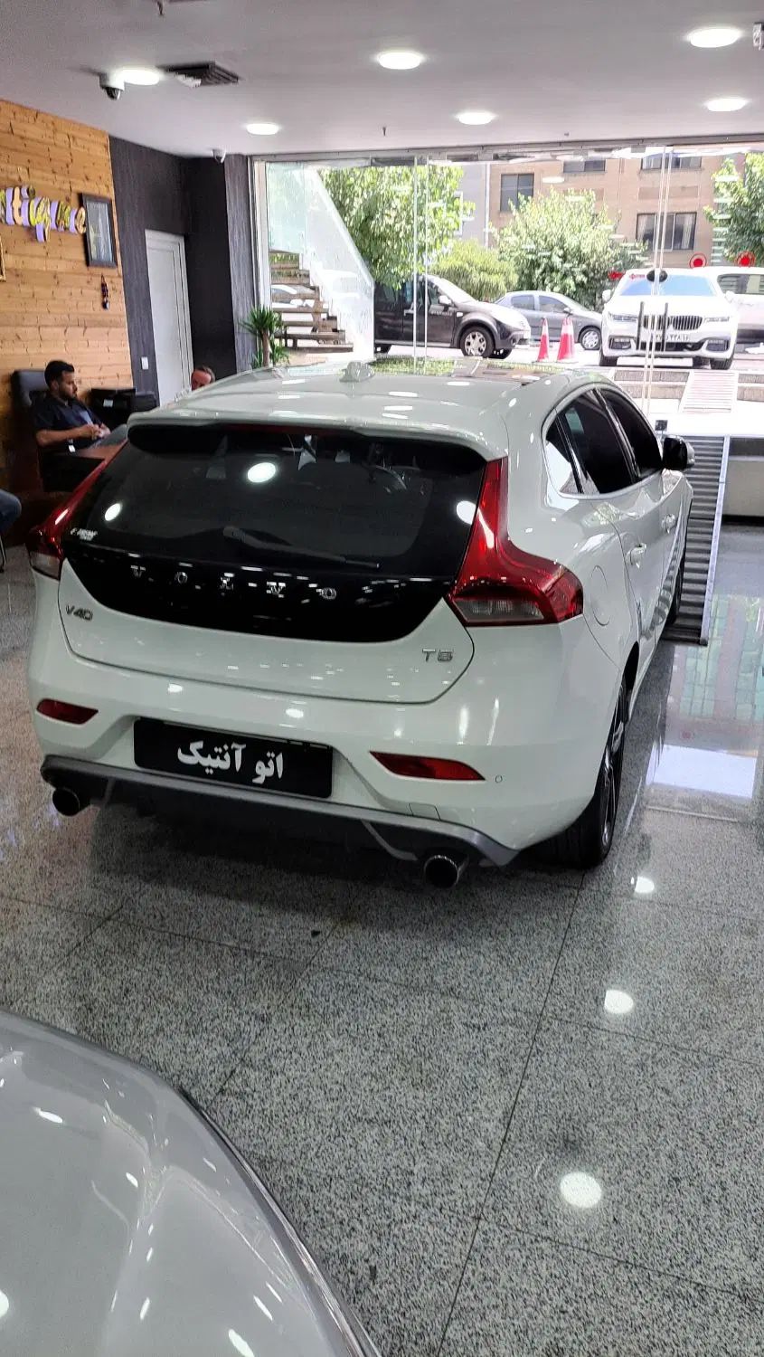 خودرو ولوو، V40 آگهی ann_20078900