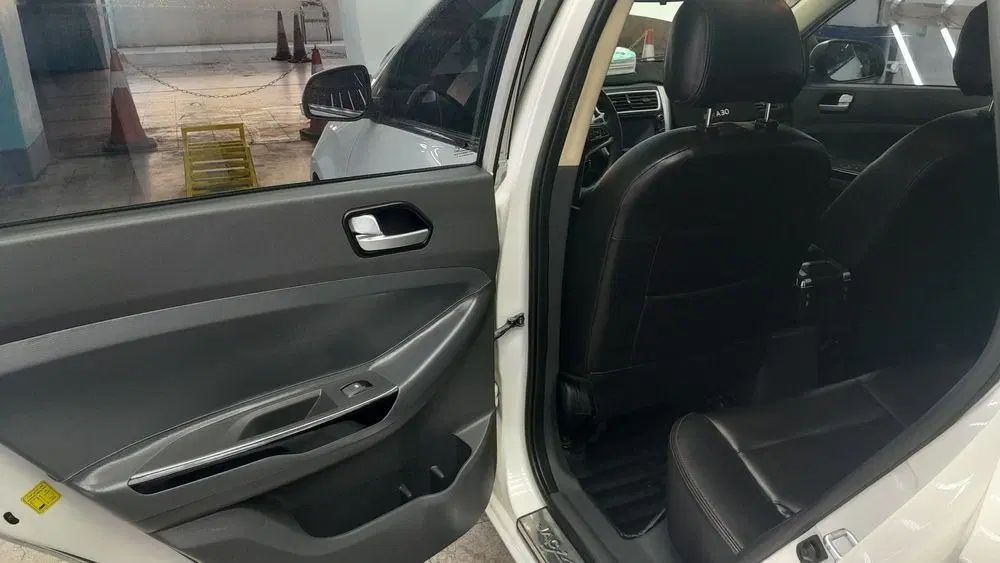 جک J4 اتوماتیک ساده - 1401