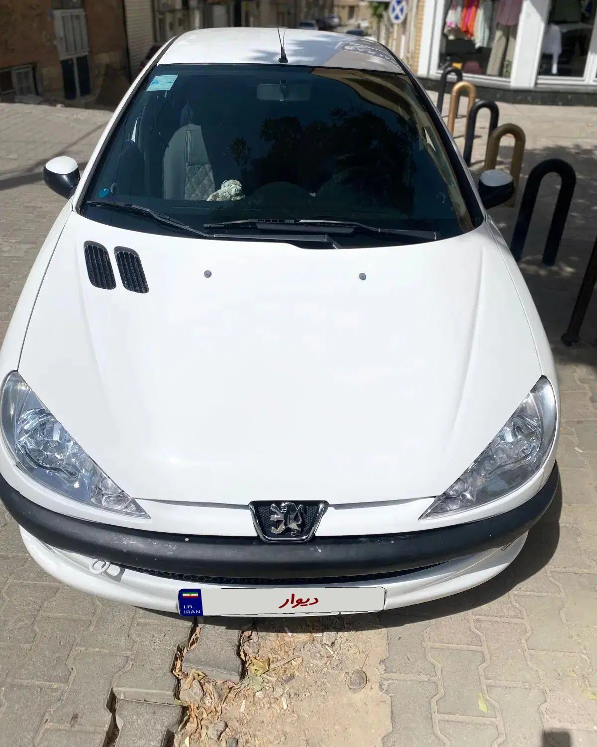 پژو ۲۰۶ صندوق دار v8 - 1393
