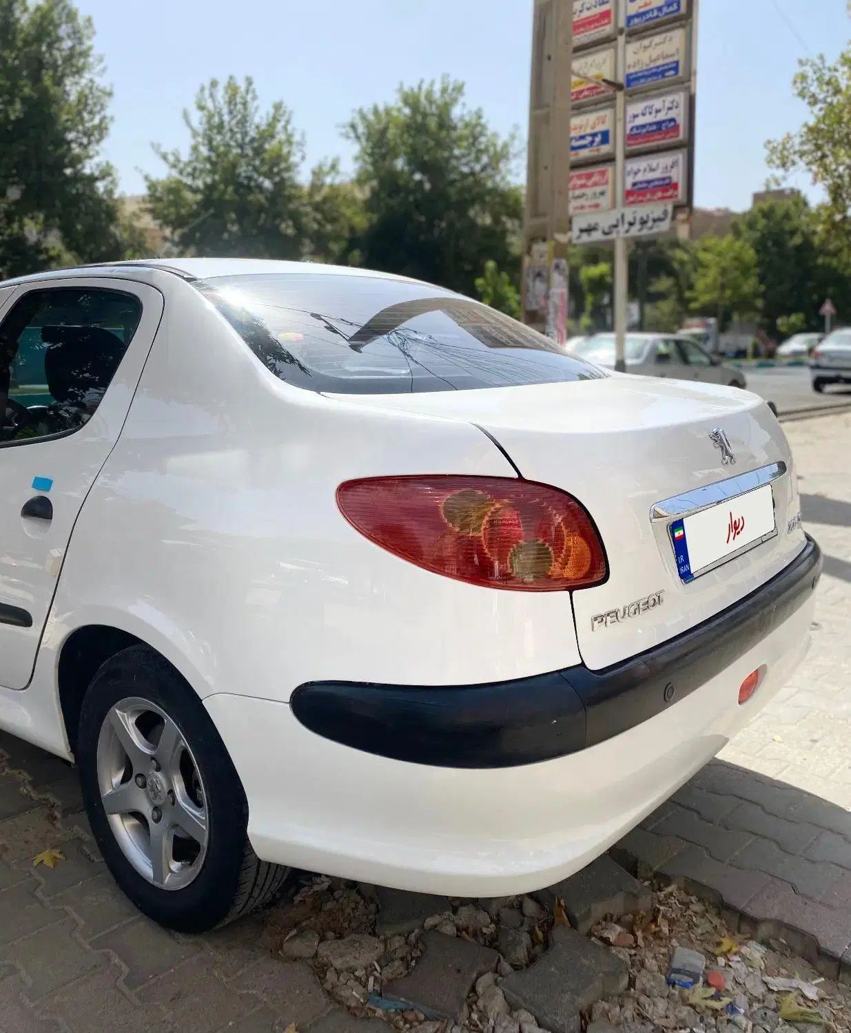 پژو ۲۰۶ صندوق دار v8 - 1393