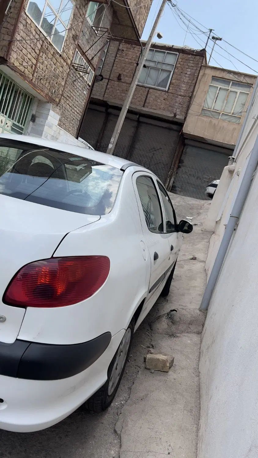 پژو ۲۰۶ صندوق دار v8 - 1393