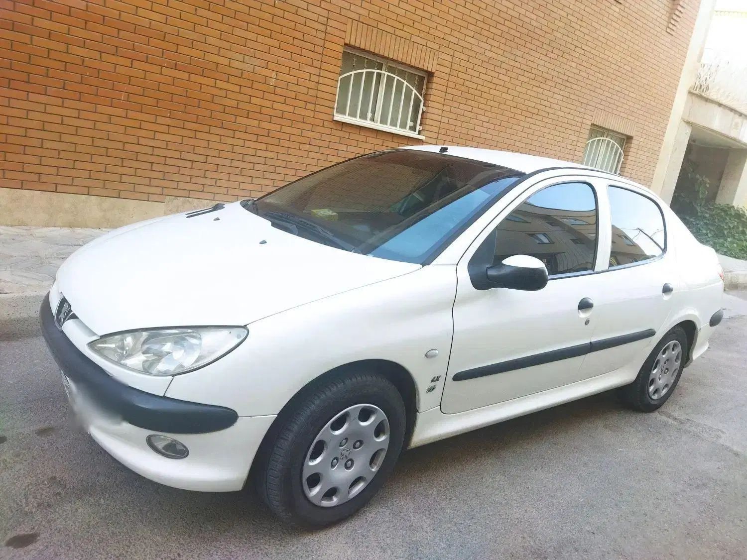 پژو ۲۰۶ صندوق دار v8 - 1394