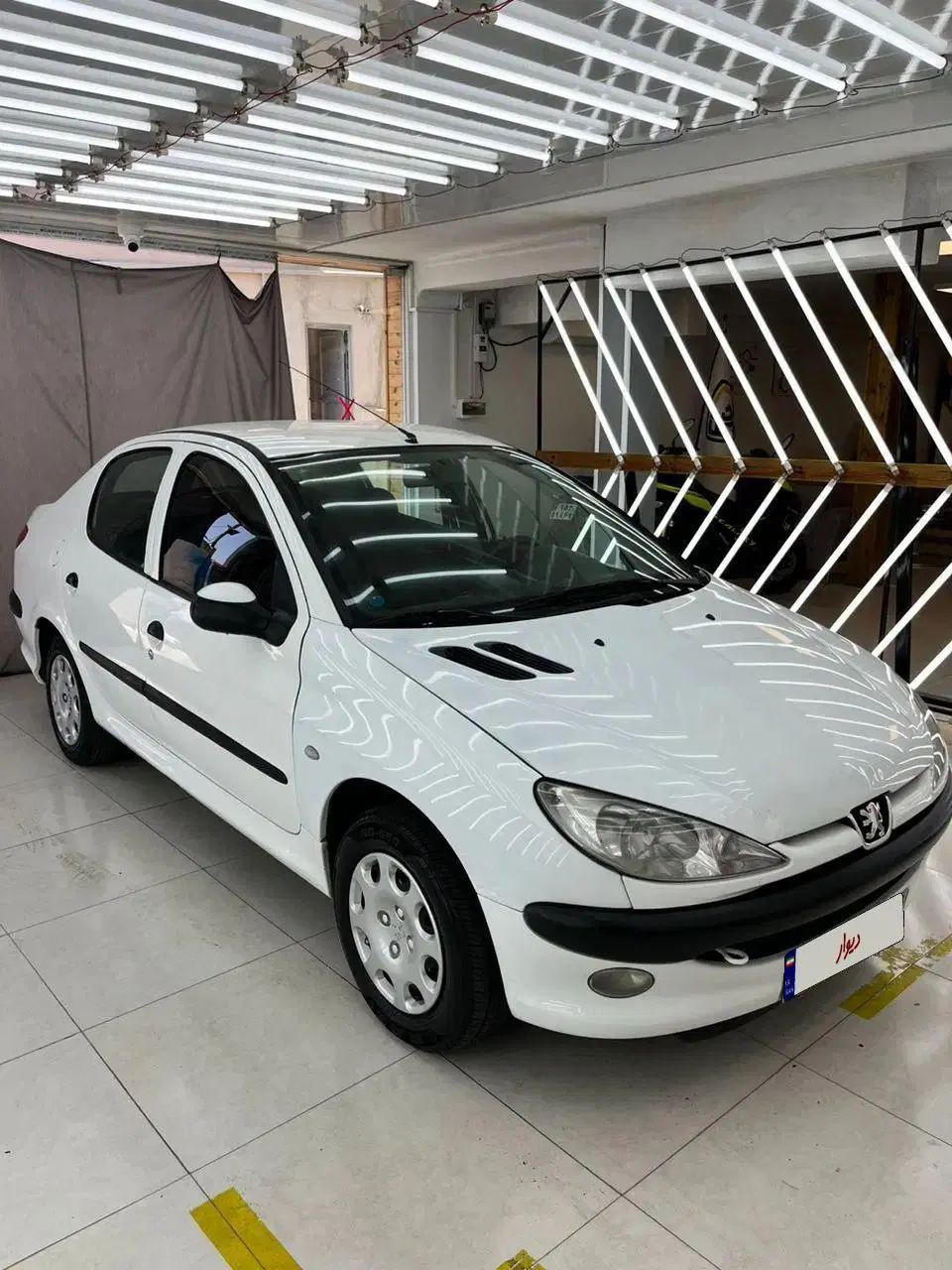پژو ۲۰۶ صندوق دار v8 - 1396