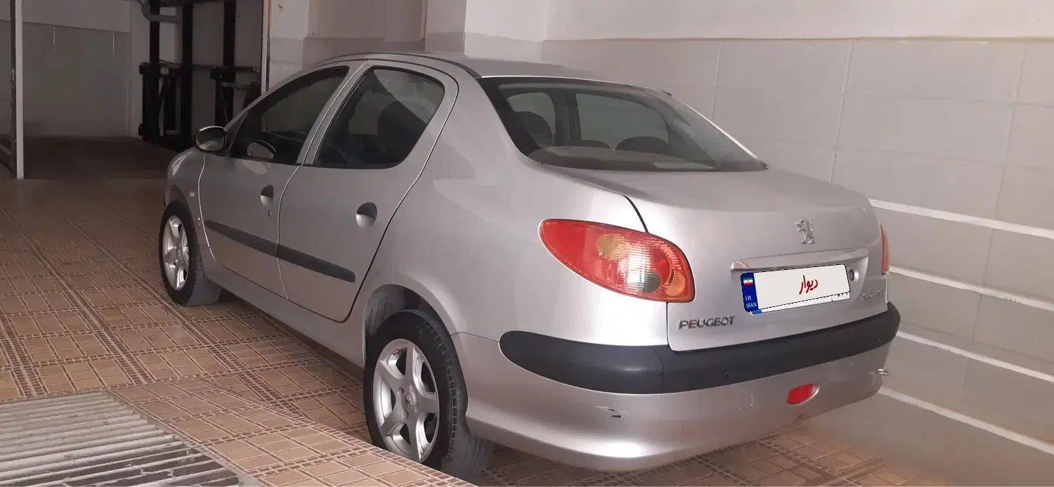 پژو ۲۰۶ صندوق دار v8 - 1392