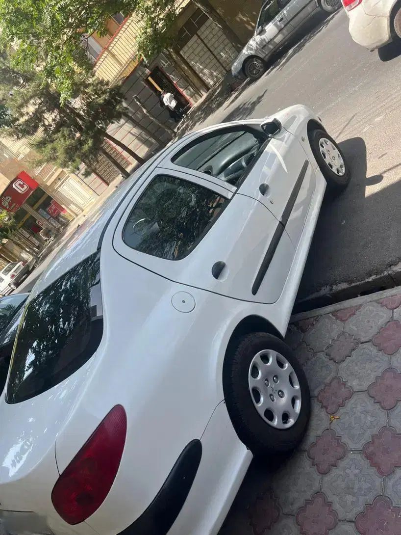 پژو ۲۰۶ صندوق دار v8 - 1394