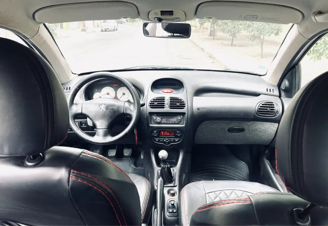پژو ۲۰۶ صندوق دار v8 - 1390