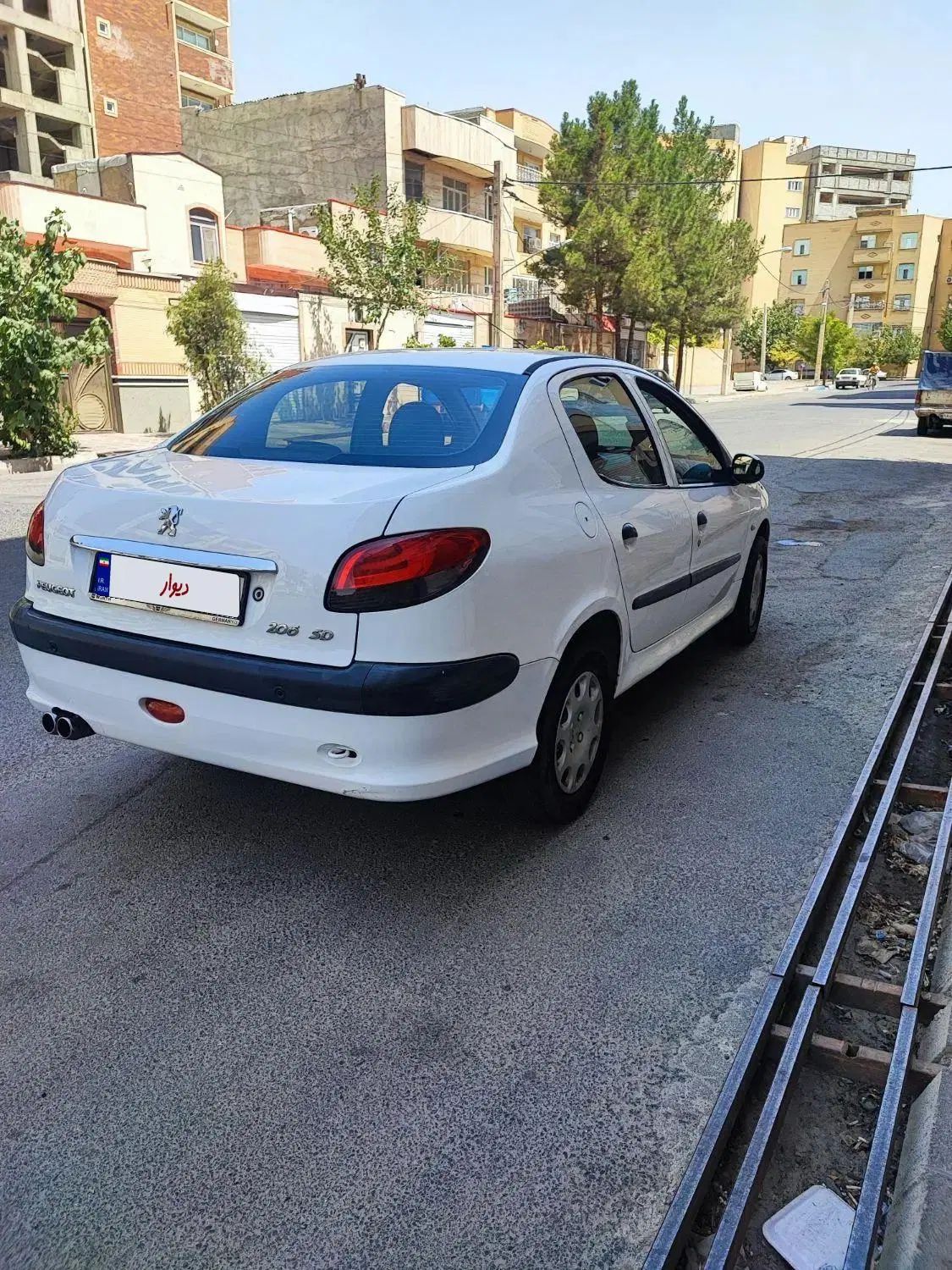 پژو ۲۰۶ صندوق دار v8 - 1393