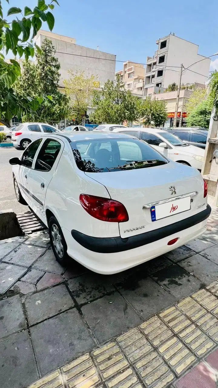 پژو ۲۰۶ صندوق دار v8 - 1394