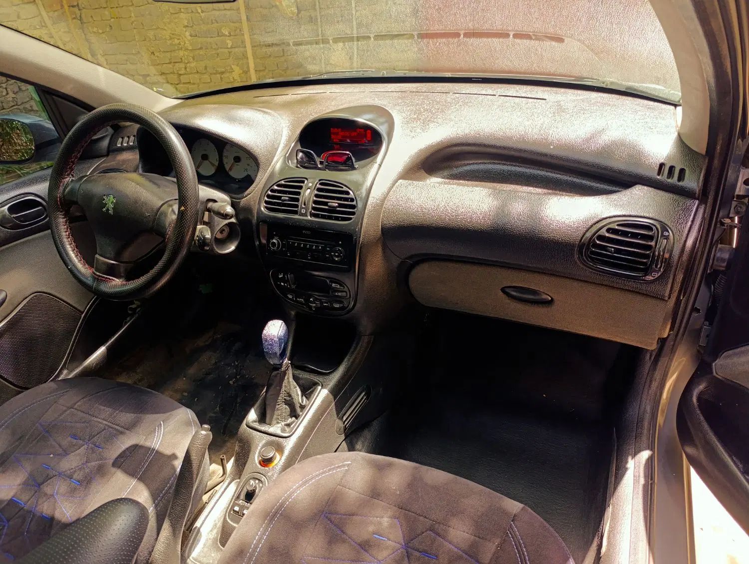 پژو ۲۰۶ صندوق دار v8 - 1395