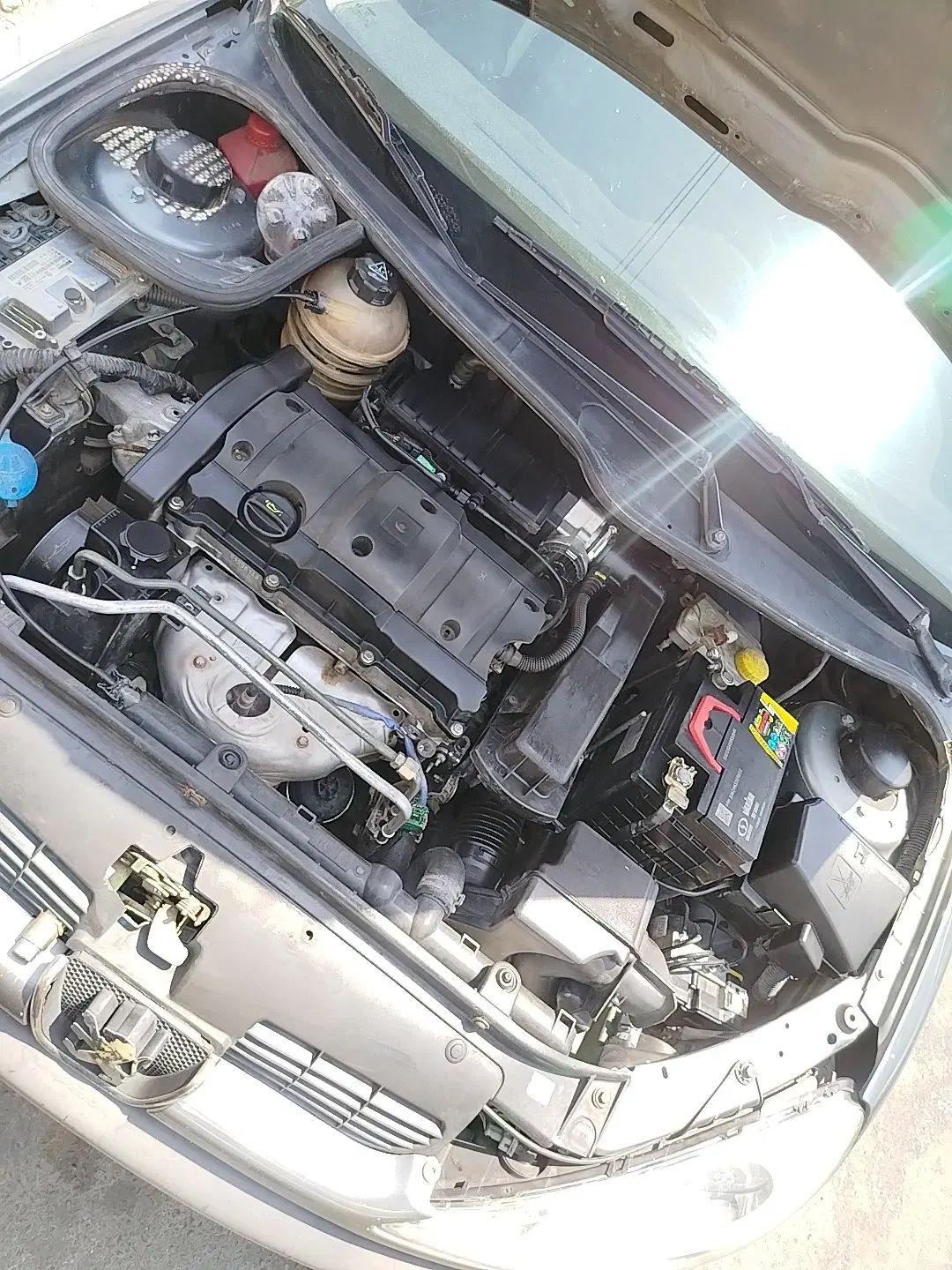 پژو ۲۰۶ صندوق دار v8 - 1390