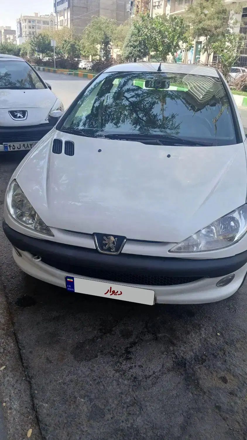 پژو ۲۰۶ صندوق دار v8 - 1393
