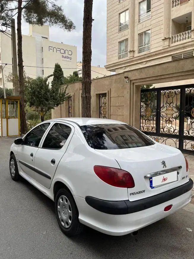 پژو ۲۰۶ صندوق دار v8 - 1390