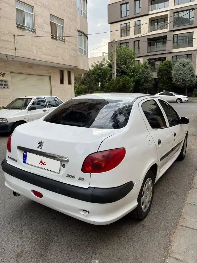 پژو ۲۰۶ صندوق دار v8 - 1390