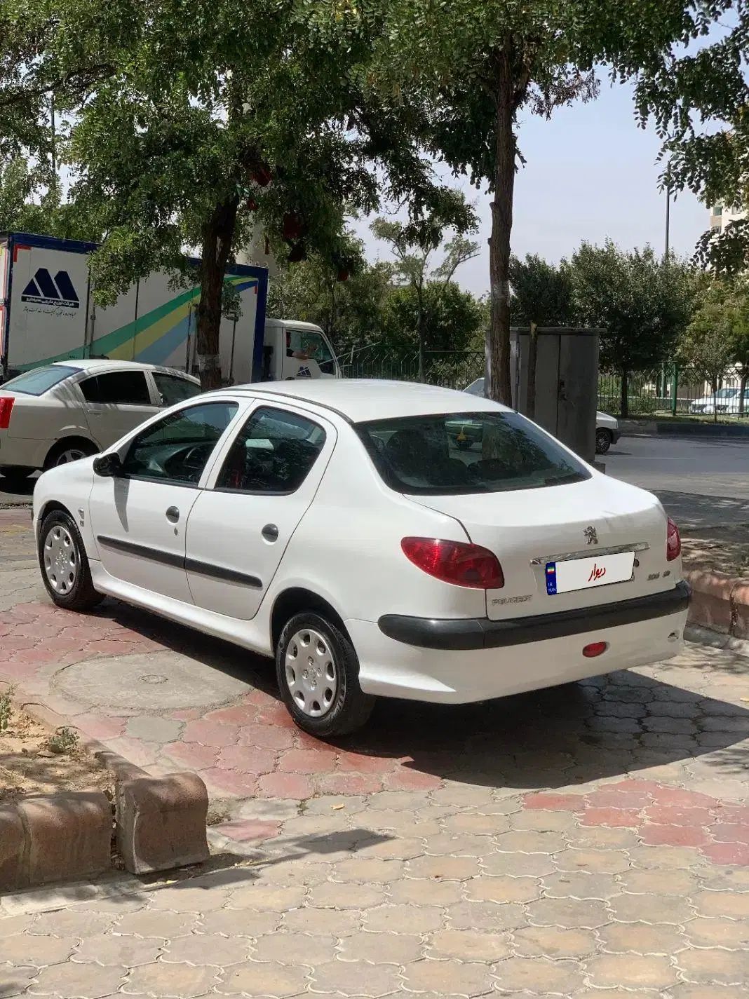 پژو ۲۰۶ صندوق دار v8 - 1390