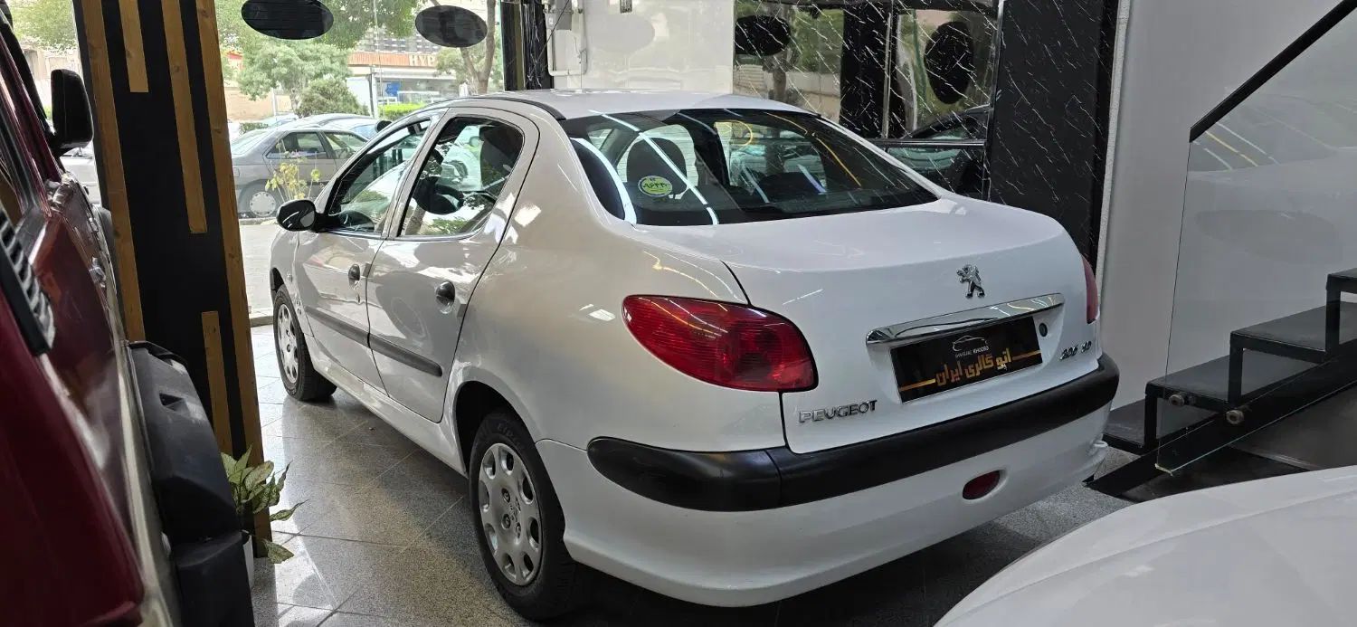 پژو ۲۰۶ صندوق دار v8 - 1398