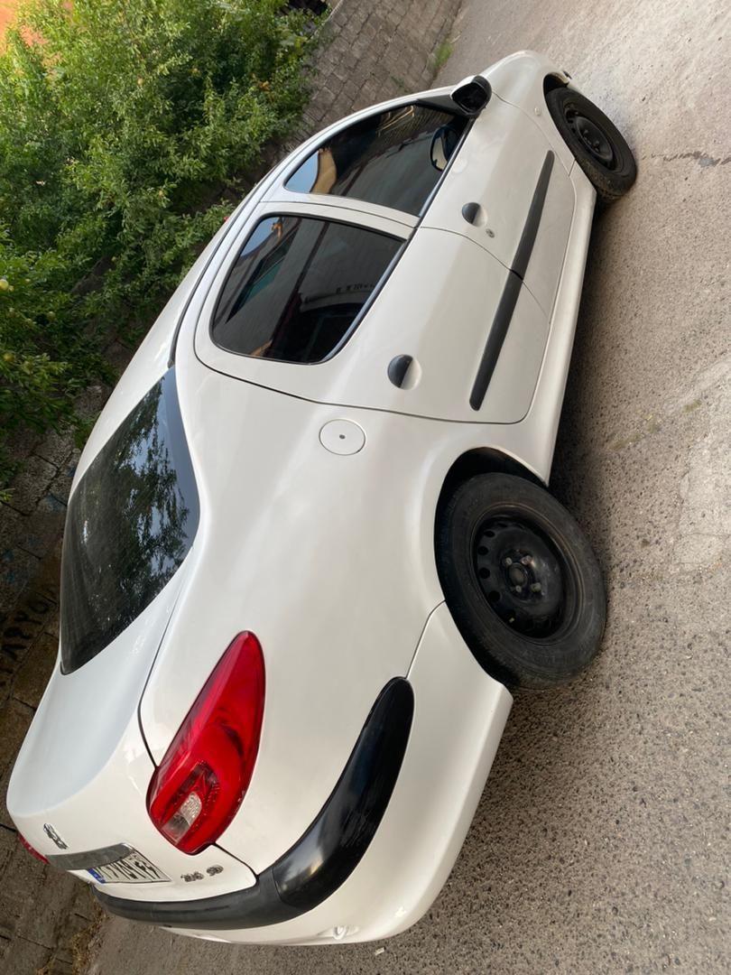 پژو ۲۰۶ صندوق دار v8 - 1390