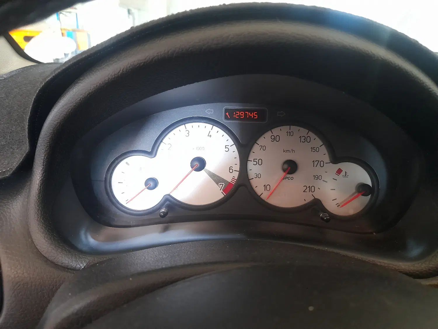 پژو ۲۰۶ صندوق دار v8 - 1399